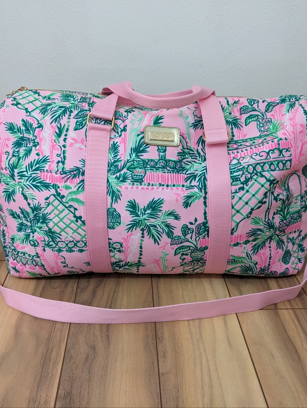 EUC! Lilly Pulitzer GWP Gym Bag Mandevilla Baby Always Worth It Duffle Bag -READ